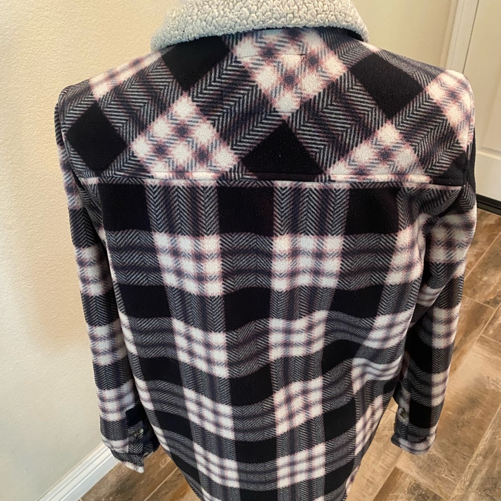 Soho Ladies Threads Jacket - Picture 5 of 6